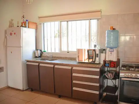 Casa 3 ambientes con 1 baño