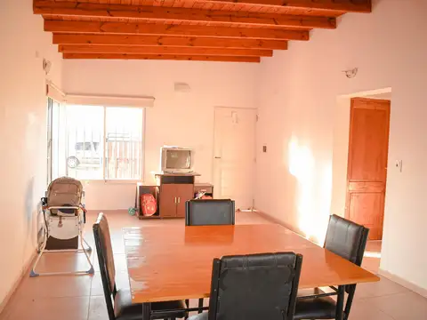 Casa en Alquiler con 1 cochera