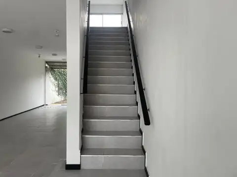 Local en Alquiler en City Bell, $ 2.400.000