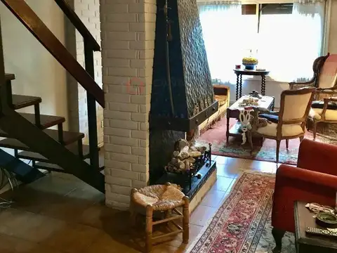 Depto Tipo Casa en Venta 40 años
