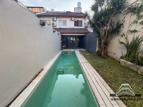 Dúplex en venta  4 amb + escritorio Villa del Parque + fondo con piscina