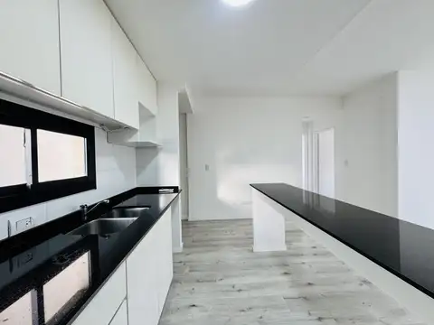 Departamento en Alquiler en Monte Castro, $ 1.750.000