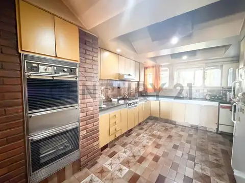 Departamento en Venta de 6 ambientes