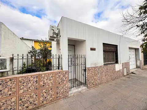 Casa en Pje. E. Carriego 2067