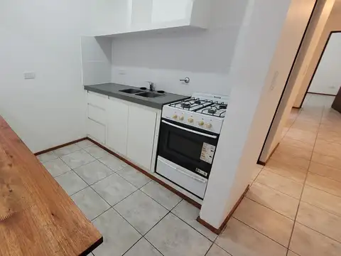 Departamento 2 Ambientes en Alquiler en Castelar Norte con Patio y Sin Expensas