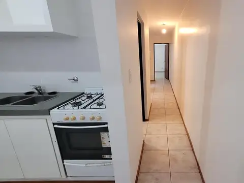 Departamento 2 Ambientes en Alquiler en Castelar Norte con Patio y Sin Expensas