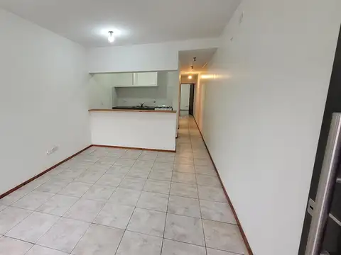 Departamento en Alquiler en Castelar Norte, $ 700.000