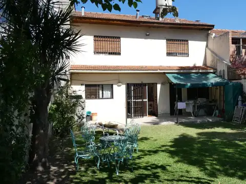 Casa 5 ambientes con 3 baños