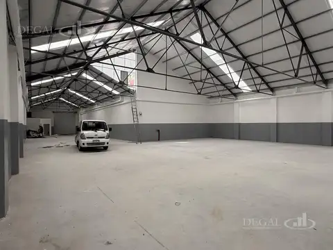Galpon en Venta 46  mts Fondo