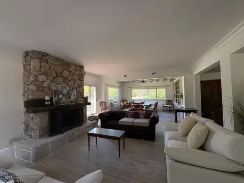 Casa en Venta con 1 cochera