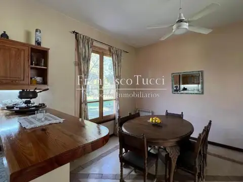 Casa 6 ambientes con 4 baños