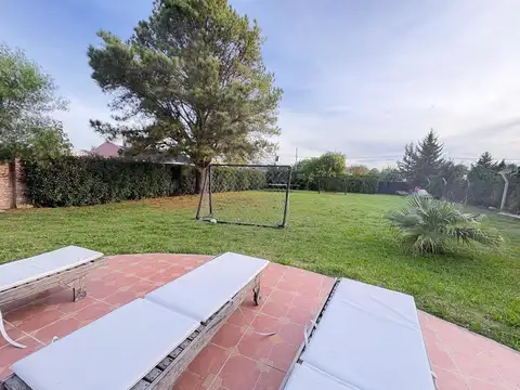 Casa en Venta con 2 cocheras