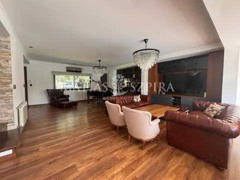 Casa 7 ambientes con 6 baños