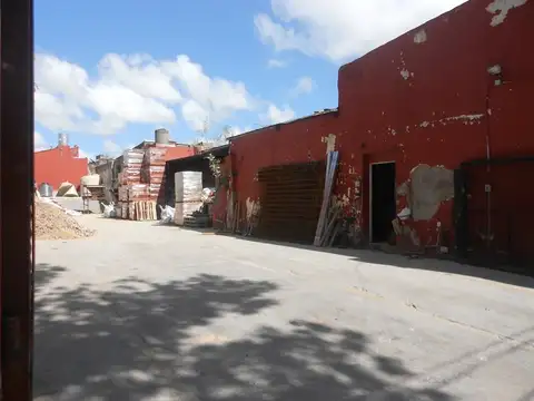 TERRENO DOBLE FRENTE + LOCAL -. APTO TODO FIN  