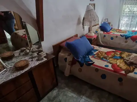 EN VENTA EN MARTIN CORONADO CHALET EN DOS PLANTAS, GARAGE 2 AUTOS, AMPLIO PARQUE - FICHA 9939