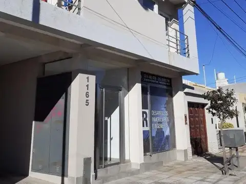 Garibaldi e/ Alsina y 4 de Abril