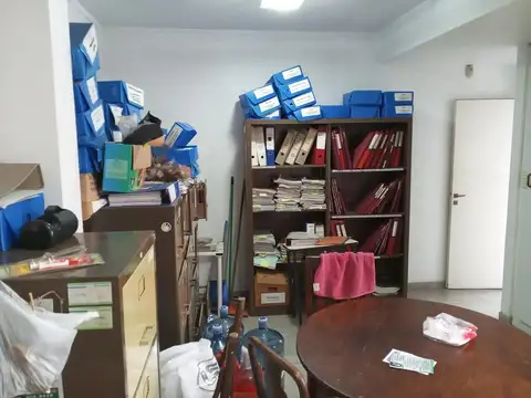 CASA EN VENTA LA PLATA 4 DORMITORIOS COCHERA PATIO