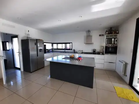 OPORTUNIDAD VENTA CASA 4 AMBIENTES PRADOS DEL OESTE