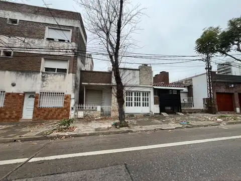 Casa 5 ambientes con 1 baño