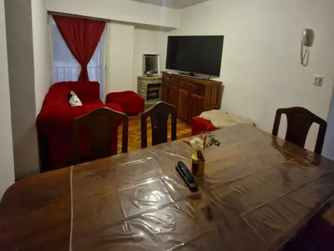 VENTA CON RENTA DPTO 3 AMBIENTES SOBRE AV. SAN MARTIN 2700 LIVING-COMEDOR 2 DORMITORIOS COCINA BAÑO