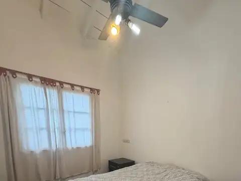Casa 4 ambientes en alquiler. Zapiola 1100. Castelar