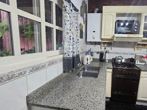Casa 5 ambientes con 1 baño