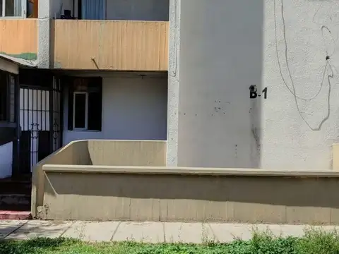 Remax Vende DEPARTAMENTO A RECICLAR B° CHAMPAGNAT