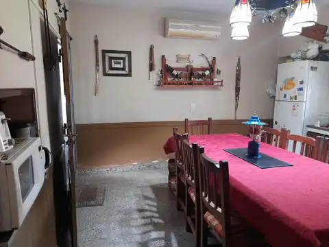 Casa en Venta con 3 cocheras