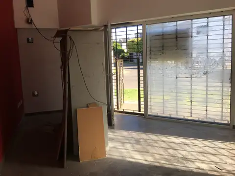Local en Alquiler en San Nicolás de los Arroyos, $ 420.000