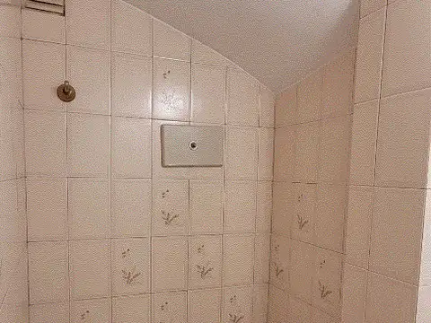 Casa en Alquiler con 1 cochera