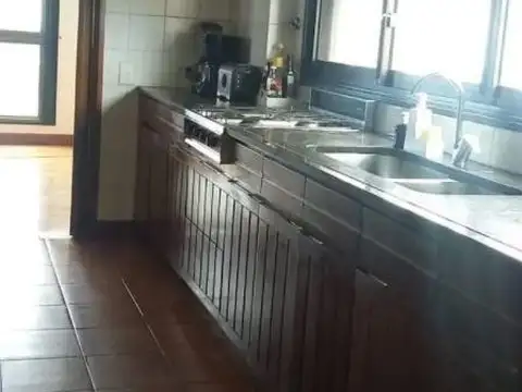 Departamento 5 ambientes con 4 baños