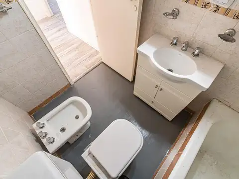 Venta. Departamento. 3 Ambientes. Chacabuco 651. Monserrat.