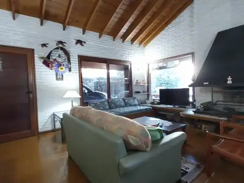 Casa en Venta con 4 cocheras