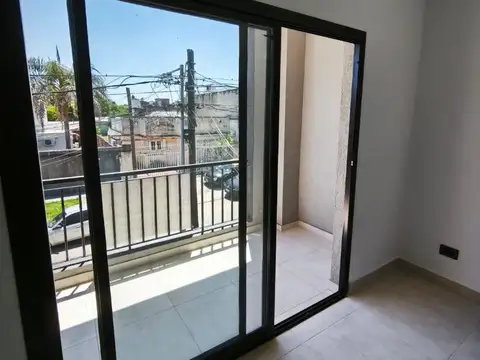 Depto Tipo Casa 2 ambientes con 1 baño