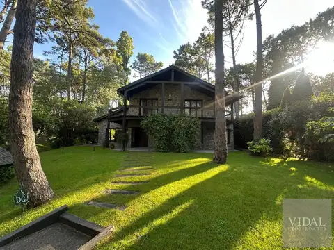 Casa en venta en Cariló Coihue 400