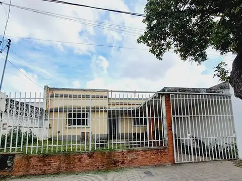 VENTA CASA 3 DORM A RECICLAR ALTO ALBERDI CERCA AV
