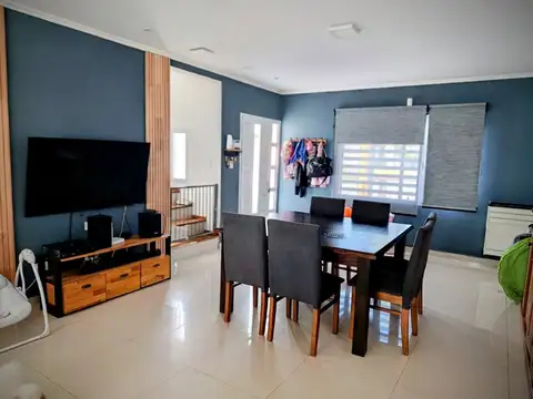 Casa 3 ambientes con 2 baños