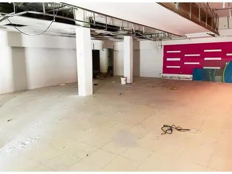 Local en Venta Via Pública