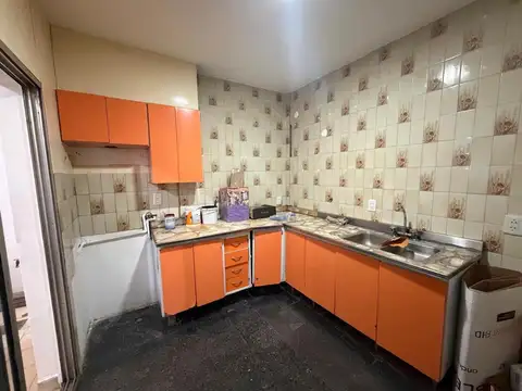 Depto Tipo Casa en Alquiler en Sarandi, $ 430.000