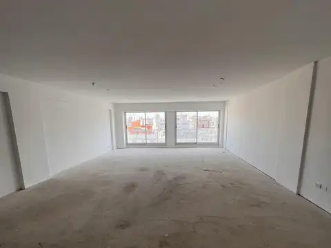 Oficina a estrenar planta libre en piso 10 – 87 m² en Recoleta