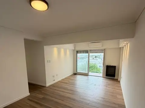 Departamento 3 ambientes en venta en Castelar