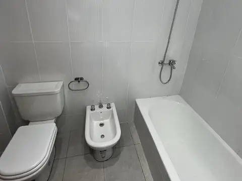 VILLA LURO POLA 100. PH TIPO CASA 2 1/2  AMB EN PLANTA BAJA.FRENTE  ""SIN EXPENSAS""