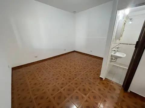 PH PLANTA BAJA FRENTE 2 AMBIENTES CON PATIO SIN EXPENSAS 