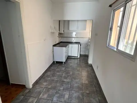 Depto Tipo Casa en Alquiler en Munro-Este, $ 650.000