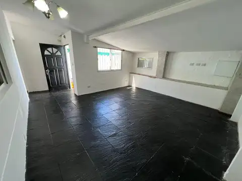 Depto Tipo Casa en Alquiler de 1 dormitorio