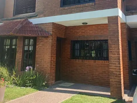CASA EN VENTA EN MORENO APTA CREDITO