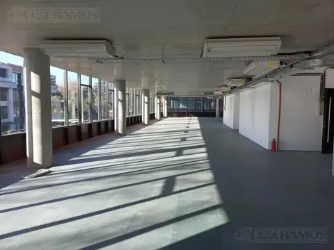 Alquiler de oficina de 177 m2 en San Isidro