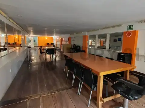 SE VENDE IMPORTANTE INMUEBLE FRENTE A LA PLAZA 25 DE MAYO - RAFAELA