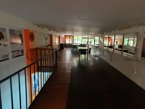 Casa 10 ambientes con 8 baños