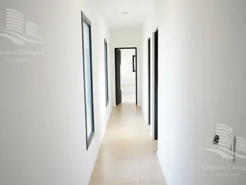 Casa 4 ambientes con 2 baños